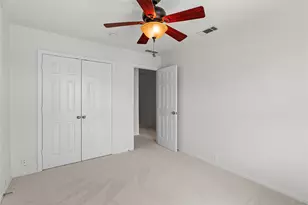 565 Legends Dr, Lewisville, TX 75057 - Photo 16