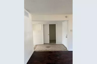 536 Valley Park Drive, Garland, TX 75043 - Photo 2