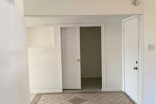 536 Valley Park Dr, Garland, TX 75043 - Photo 2