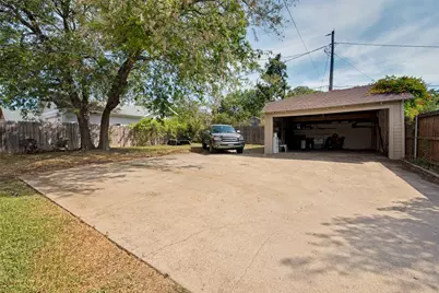 2619 S Adams, Fort Worth, TX 76110 - Photo 36