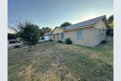 713 Rolling Hills Drive, Hewitt, TX 76643 - Photo 1