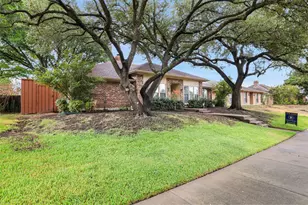3708 Bishop Hill Dr, Carrollton, TX 75007 - Photo 6