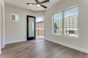 250 E Dallas St, Grapevine, TX 76051 - Photo 20