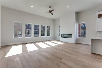 250 E Dallas Street #114, Grapevine, TX 76051 - Photo 6