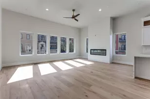 250 E Dallas St, Grapevine, TX 76051 - Photo 6