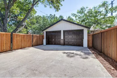2013 Huntington Lane, Fort Worth, TX 76110 - Photo 32