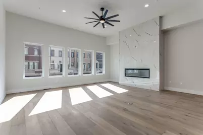 250 E Dallas Street #127, Grapevine, TX 76051 - Photo 2
