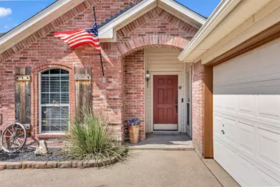 419 River Oaks Boulevard, Waxahachie, TX 75165 - Photo 2