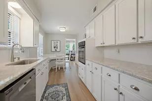 10408 Vistadale Dr, Dallas, TX 75238 - Photo 16