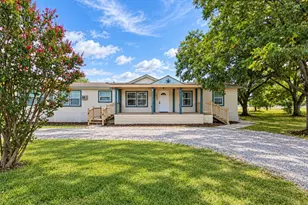 105 E Laura Ave, Quinlan, TX 75474 - Photo 2