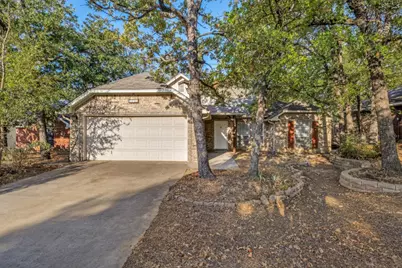 2104 Leslie Street, Denton, TX 76205 - Photo 2