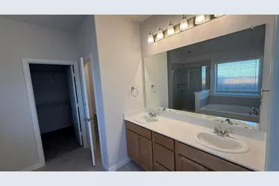 820 Jacquelyn Dr, Little Elm, TX 75068 - Photo 16