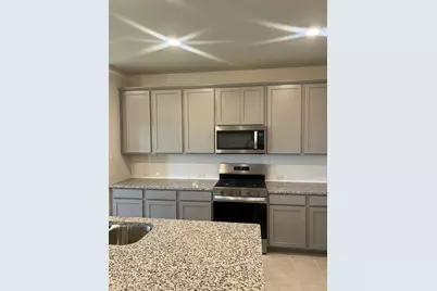 820 Jacquelyn Dr, Little Elm, TX 75068 - Photo 4