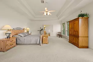 7626 Lakecrest Cir, Irving, TX 75063 - Photo 20