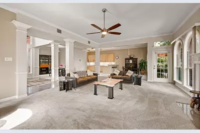 7626 Lakecrest Circle, Irving, TX 75063 - Photo 10