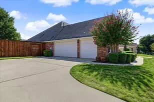 3909 Stoneshire Ct, Fort Worth, TX 76179 - Photo 12