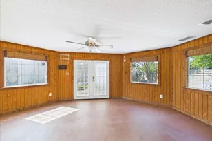 1112 Fox River Ln, Fort Worth, TX 76120 - Photo 30