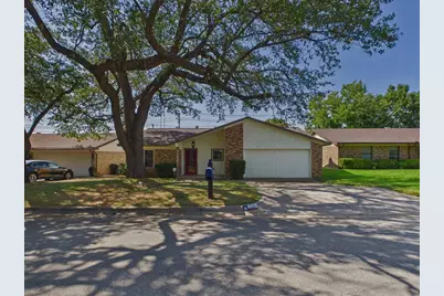 1112 Fox River Lane, Fort Worth, TX 76120 - Photo 2