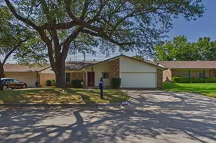 1112 Fox River Ln, Fort Worth, TX 76120 - Photo 2