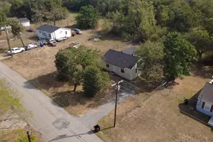 1504 S Travis Ave, Denison, TX 75021 - Photo 16