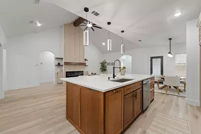 813 Tierney Road, Fort Worth, TX 76112 - Photo 10