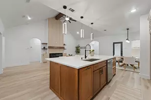 813 Tierney Rd, Fort Worth, TX 76112 - Photo 10