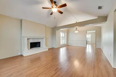5604 Maurie Drive, Haltom City, TX 76148 - Photo 6