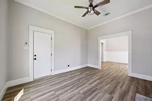 917 W Sears St, Denison, TX 75020 - Photo 8