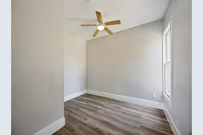 917 W Sears Street, Denison, TX 75020 - Photo 10