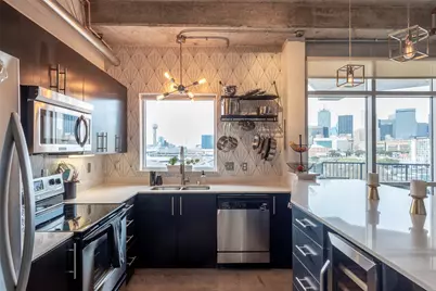 1001 Belleview Street #707, Dallas, TX 75215 - Photo 2
