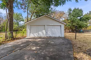 3513 Meadow Oaks Dr, Haltom City, TX 76117 - Photo 30