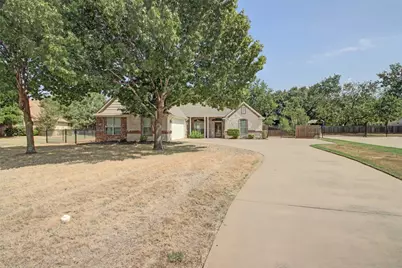 107 Heritage Place, Glen Rose, TX 76043 - Photo 2