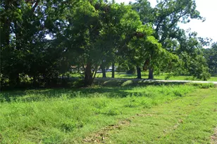 809 E 7th St, Bonham, TX 75418 - Photo 2