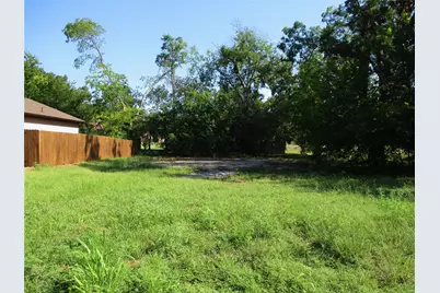 809 E 7th Street, Bonham, TX 75418 - Photo 1