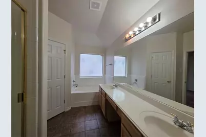 601 Crestview Court, Saginaw, TX 76179 - Photo 22