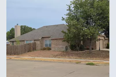 601 Crestview Court, Saginaw, TX 76179 - Photo 4