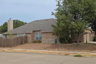 601 Crestview Ct, Saginaw, TX 76179 - Photo 4