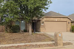 601 Crestview Ct, Saginaw, TX 76179 - Photo 2