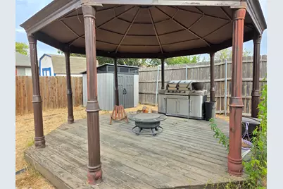 601 Crestview Court, Saginaw, TX 76179 - Photo 24