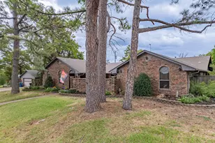 2702 Tracey St, Denison, TX 75020 - Photo 2