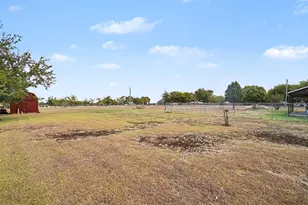7445 County Rd 305, Grandview, TX 76050 - Photo 32