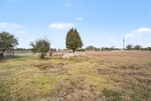7445 County Rd 305, Grandview, TX 76050 - Photo 34