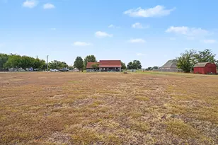 7445 County Rd 305, Grandview, TX 76050 - Photo 30