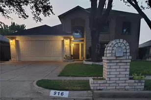 916 Pennsylvania Dr, Saginaw, TX 76131 - Photo 1