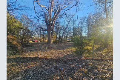 330 E Waco Avenue, Cooper, TX 75432 - Photo 2