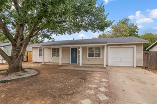 517 Aransas Dr, Euless, TX 76039 - Photo 1