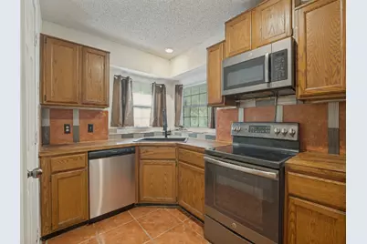 6406 Woods Edge Drive, Arlington, TX 76016 - Photo 10