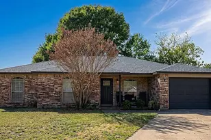 208 Tejas Dr, Glenn Heights, TX 75154 - Photo 1