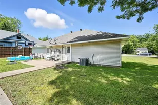 1328 S Travis St, Sherman, TX 75090 - Photo 18
