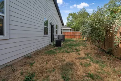 2731 Maurine F. Bailey Way, Dallas, TX 75215 - Photo 32